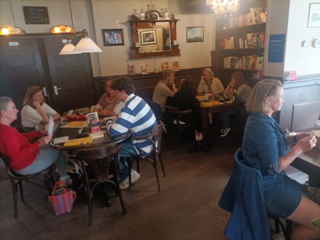 1B8d2a5b D0bc 4Dc1 8133 B860afeeaafb (Klein)